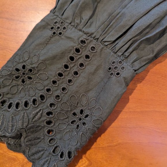 Gap Mock eyelet blouse - Picture 2 of 6